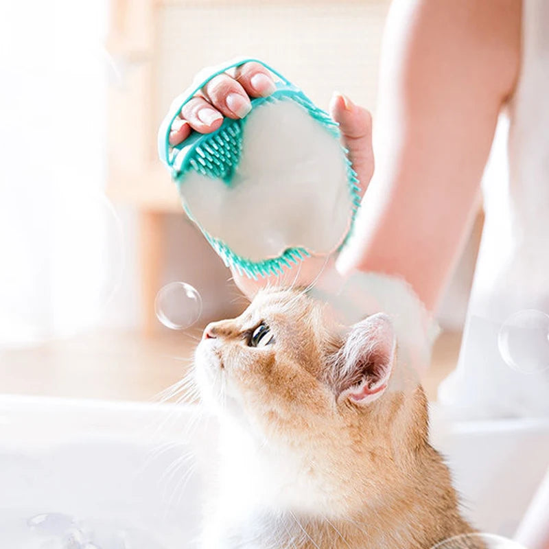Picots souples en silicone de la brosse de bain